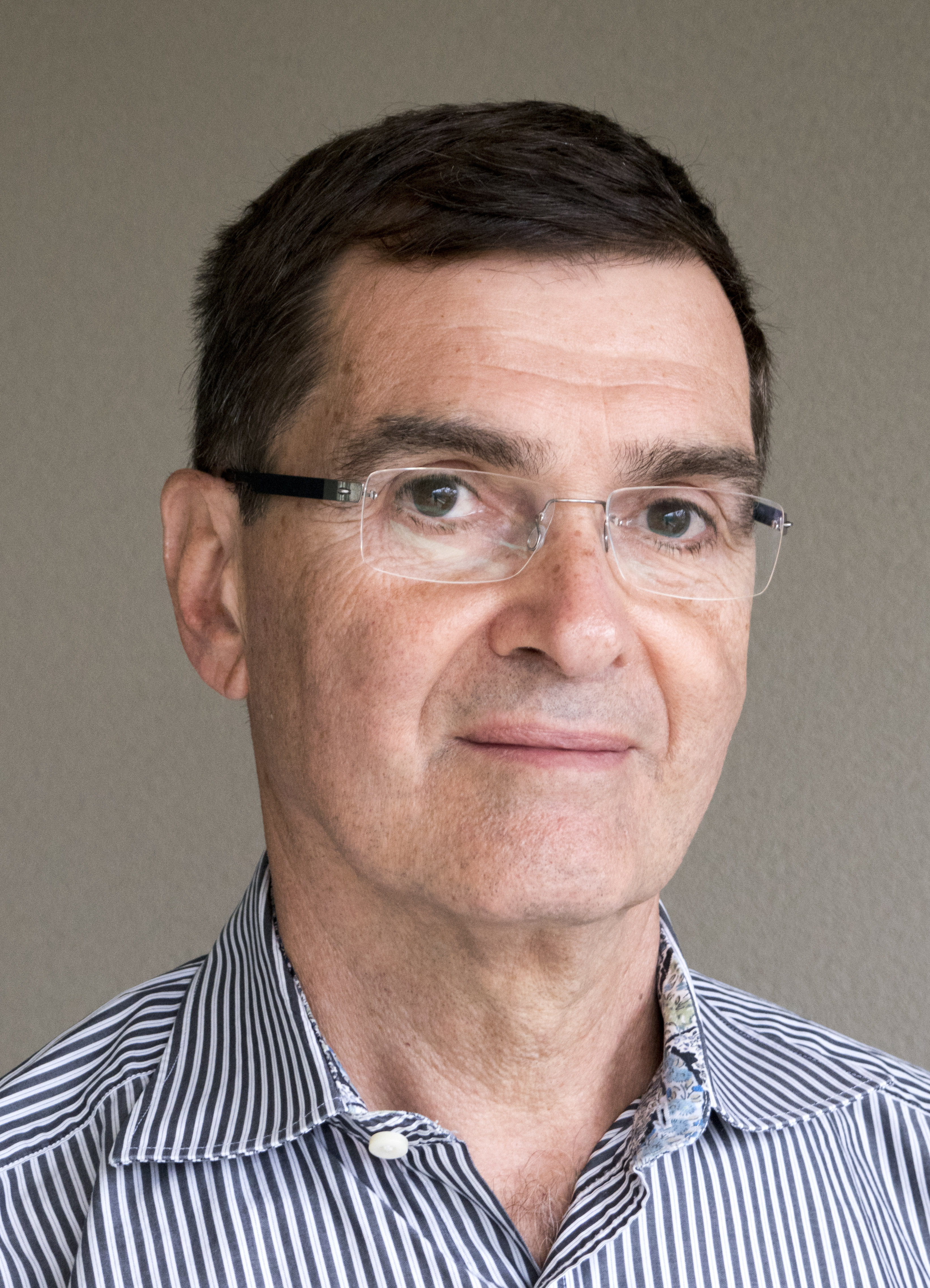 Portrait photo of Dr George Skowronski