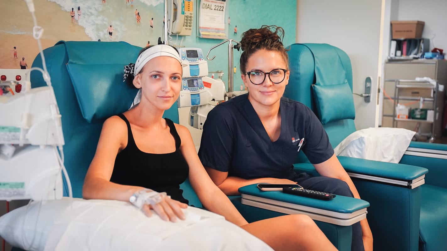 Stephanie and a nurse in the chemotherapy room at the Royal Hospital for Women