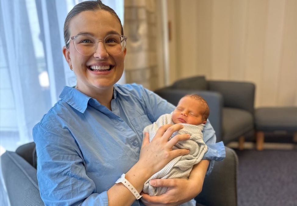 Kirsty with uterine transplant baby, Henry