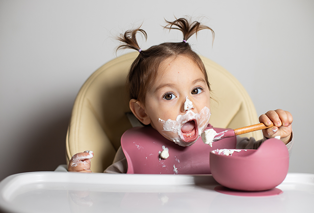 child self-feeding